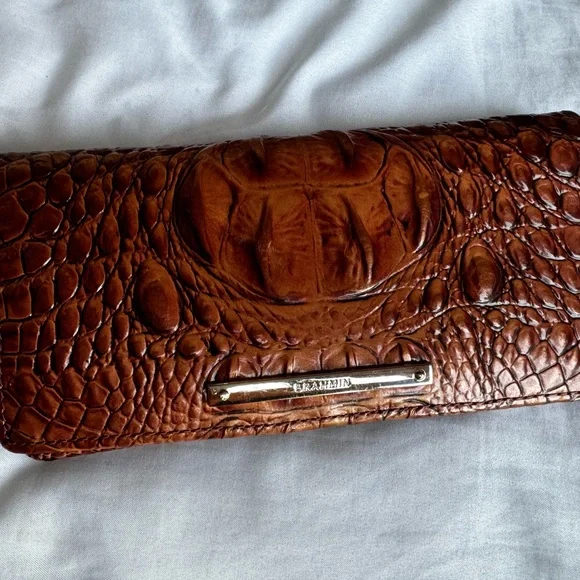 Brahmin ady wallet - Picture 1 of 8
